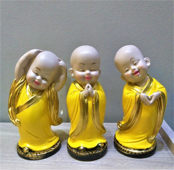 Trio de Budas em Pé Amarelo